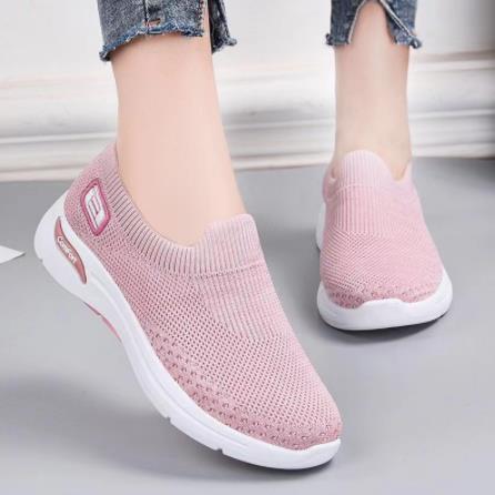 Stilige herre slip-on joggesko. Moderne og komfortable casual sko for menn til hverdagsbruk.