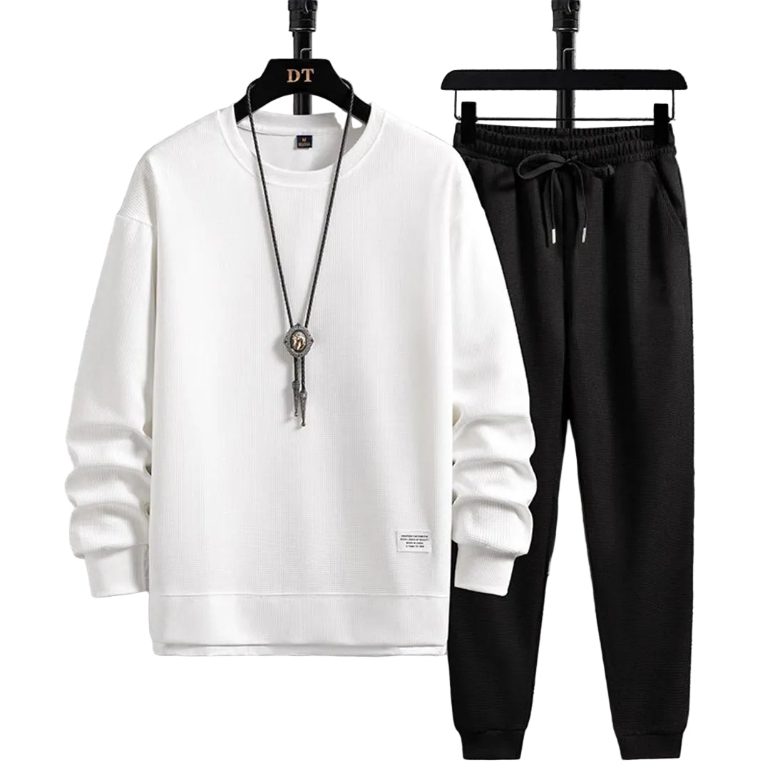 Menns trendy joggedress sett i marineblått for sporty hverdag. Komfortabelt herreaktivtøy.