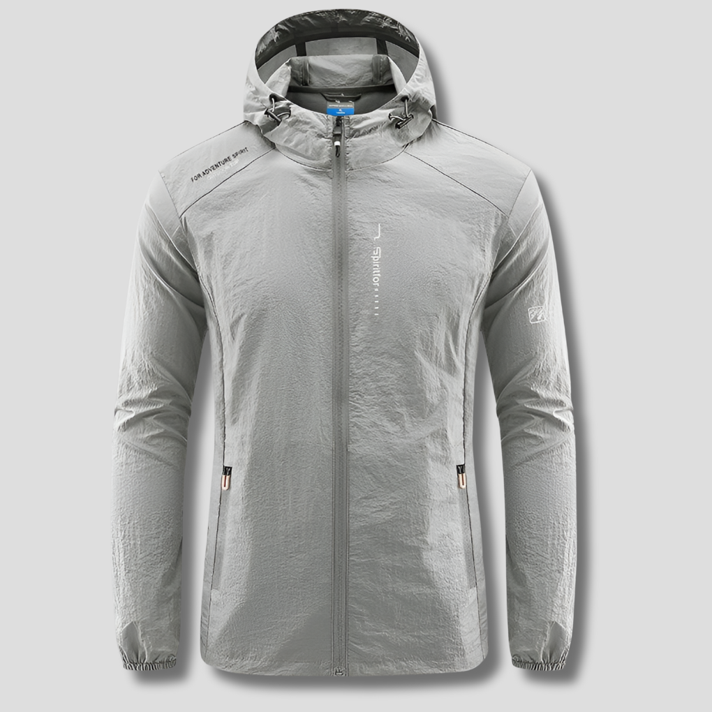 Sporty lettvekts herrejakke, vind- og soltett med hette. Ideell som reisejakke for menn i sommer. Pustende design.