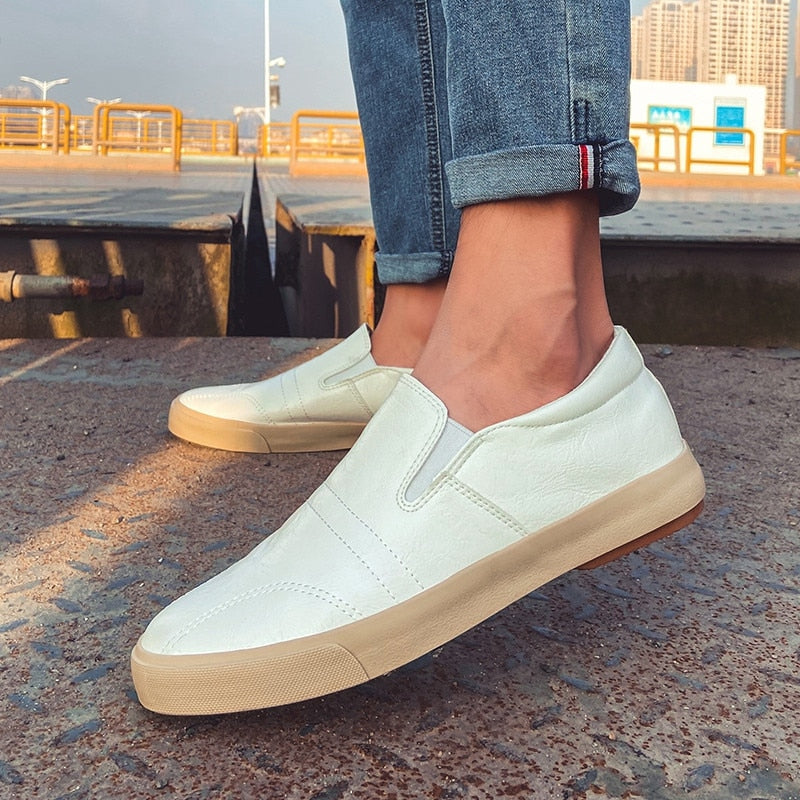 Sklisikre herreloafers, komfortable fritidssko i moderne urban stil for menn.