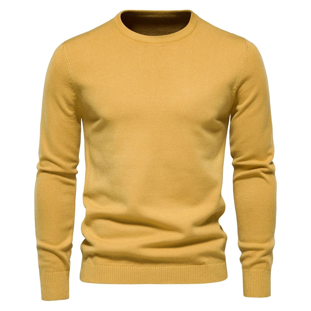Varm og behagelig menns genser, slim fit, med o-hals, et must for vintermote.