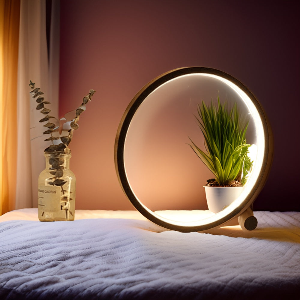 Moderne LED-bordlampe med elegant minimalistisk design og energieffektiv belysning.