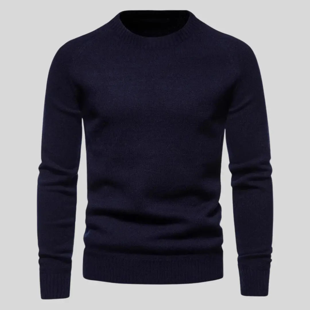 Pustende herre genser, minimalistisk design. Komfortabel trøye med normal passform, ideell for elegant hverdagsstil.