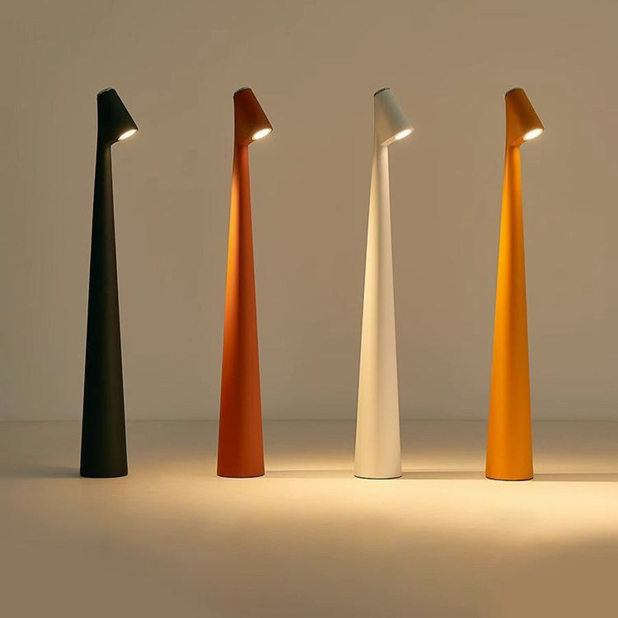 Dimbar LED arbeidslampe med justerbart lys, perfekt som leselampe eller bordlampe på kontor og nattbord.