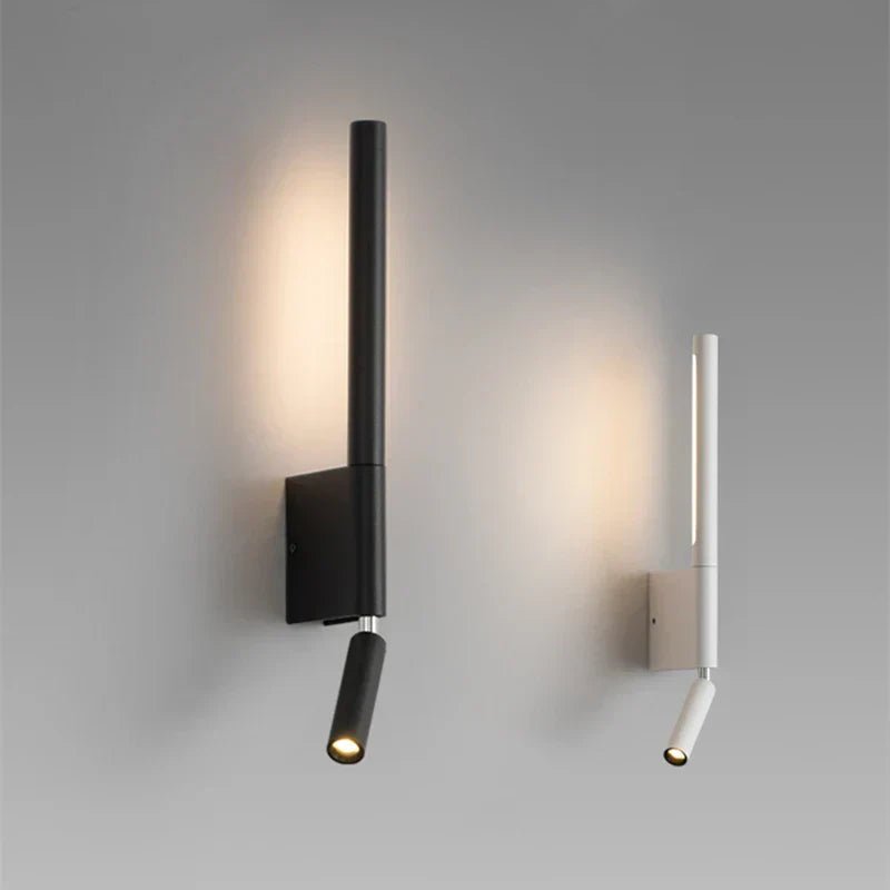 Minimalistisk LED-vegglampe montert på vegg. Moderne innendørs belysning som komplementerer ethvert roms design.