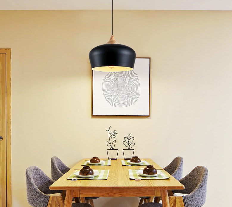 Allsidig designlampe: Minimalistisk pendellampe i pastell. Ideell for funksjonell og dekorativ belysning.