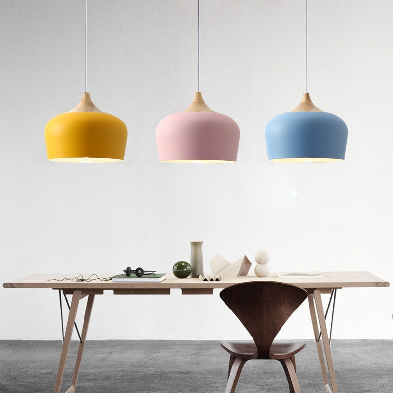 Stilfull belysning: Minimalistisk pendellampe i myk pastell. En flott gaveidé til hjemmeinnredningen.