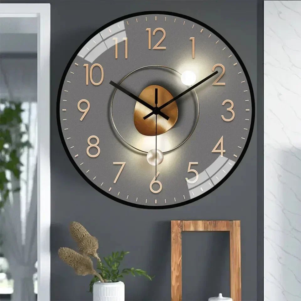 Moderne stillegående veggklokke for stue, soverom eller kontor. Minimalistisk design, elegant hjemmeinnredning.