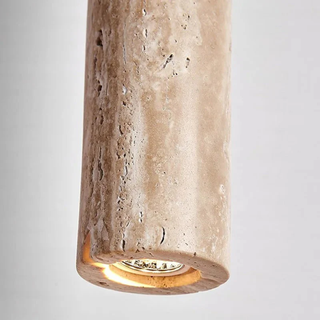 Stilren, minimalistisk LED-lysekrone i Wabi-Sabi stil; skaper rolig atmosfære i hjemmet.