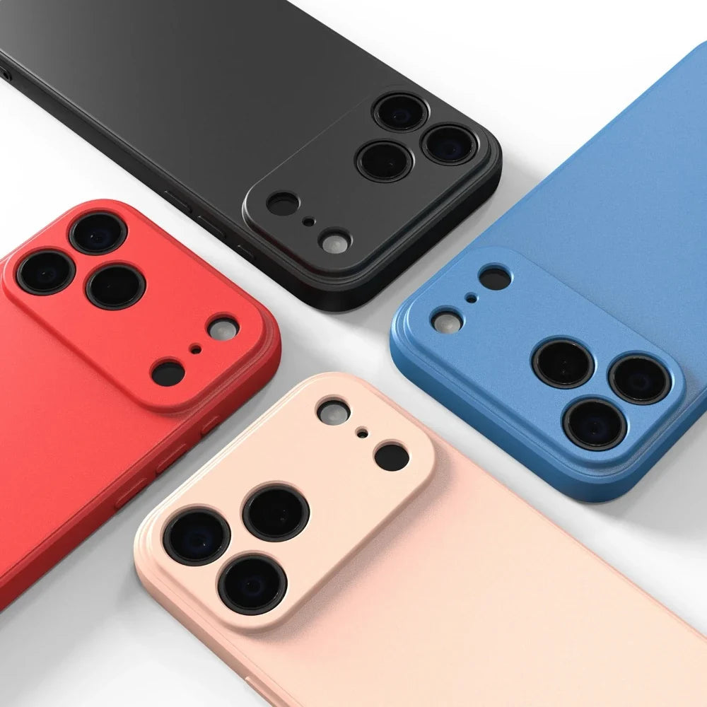 Nærbilde av iPhone 17-deksel i silikon som viser presise utskjæringer.