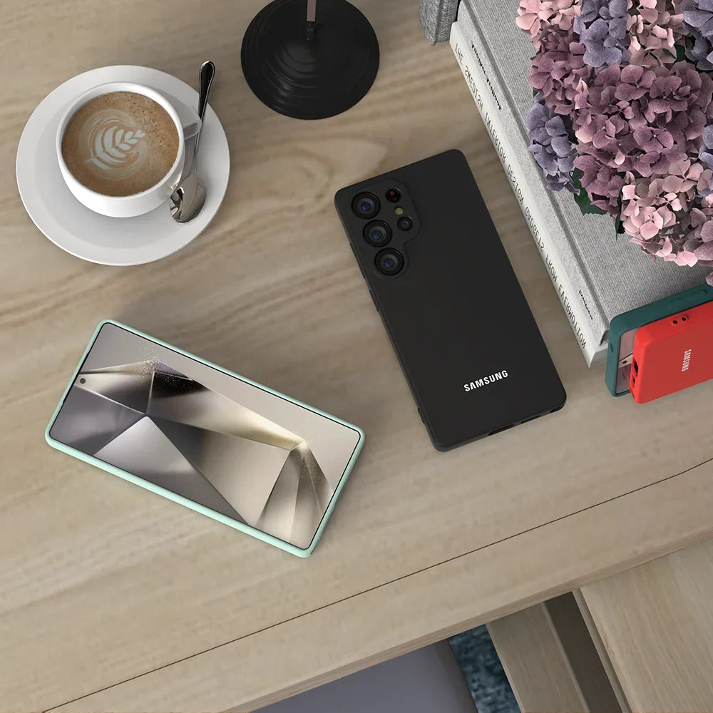 Tynt, elegant S25 Ultra mobildeksel. Beskyttende silikoncover med presise utskjæringer.