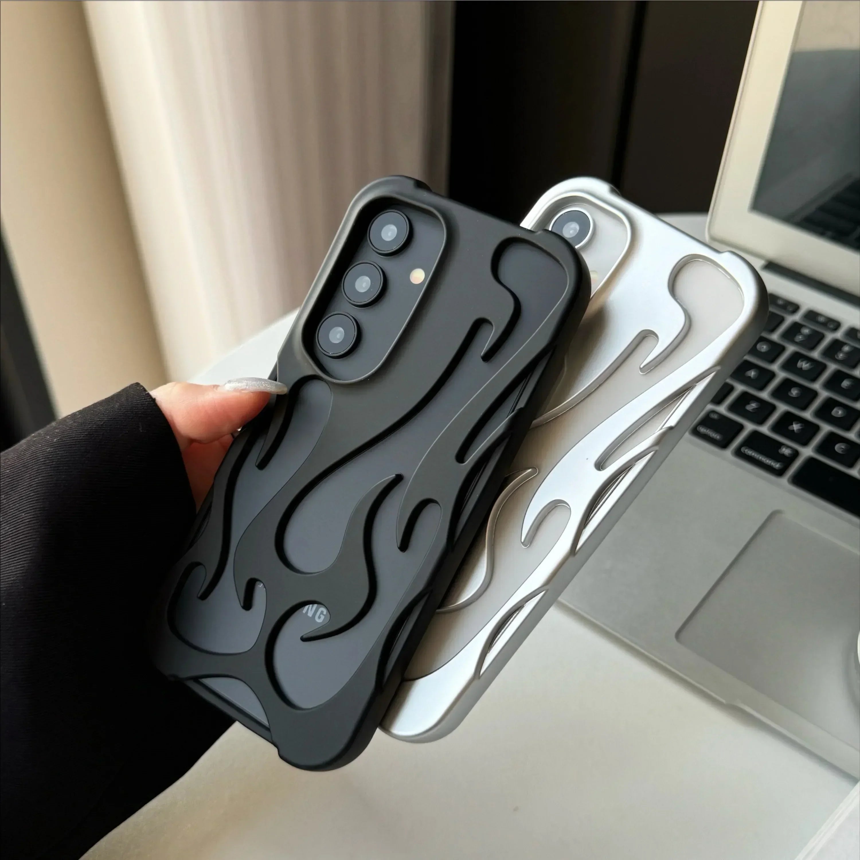 Trendy Samsung Galaxy mobildeksel med unikt 3D-flammemønster, slim design.