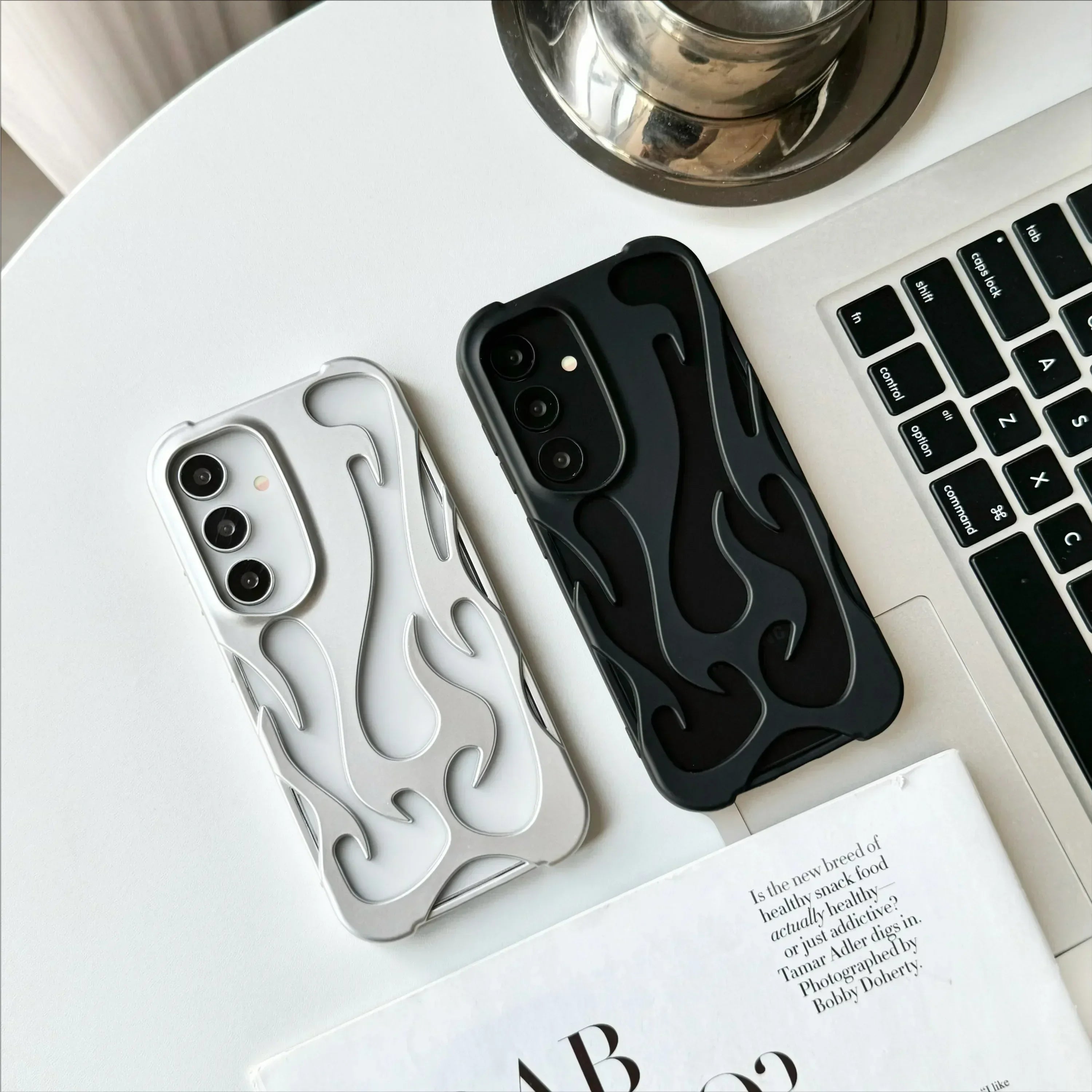 Støtsikkert mobildeksel til Samsung Galaxy, beskytter mot fall med stilig 3D-flammedesign.