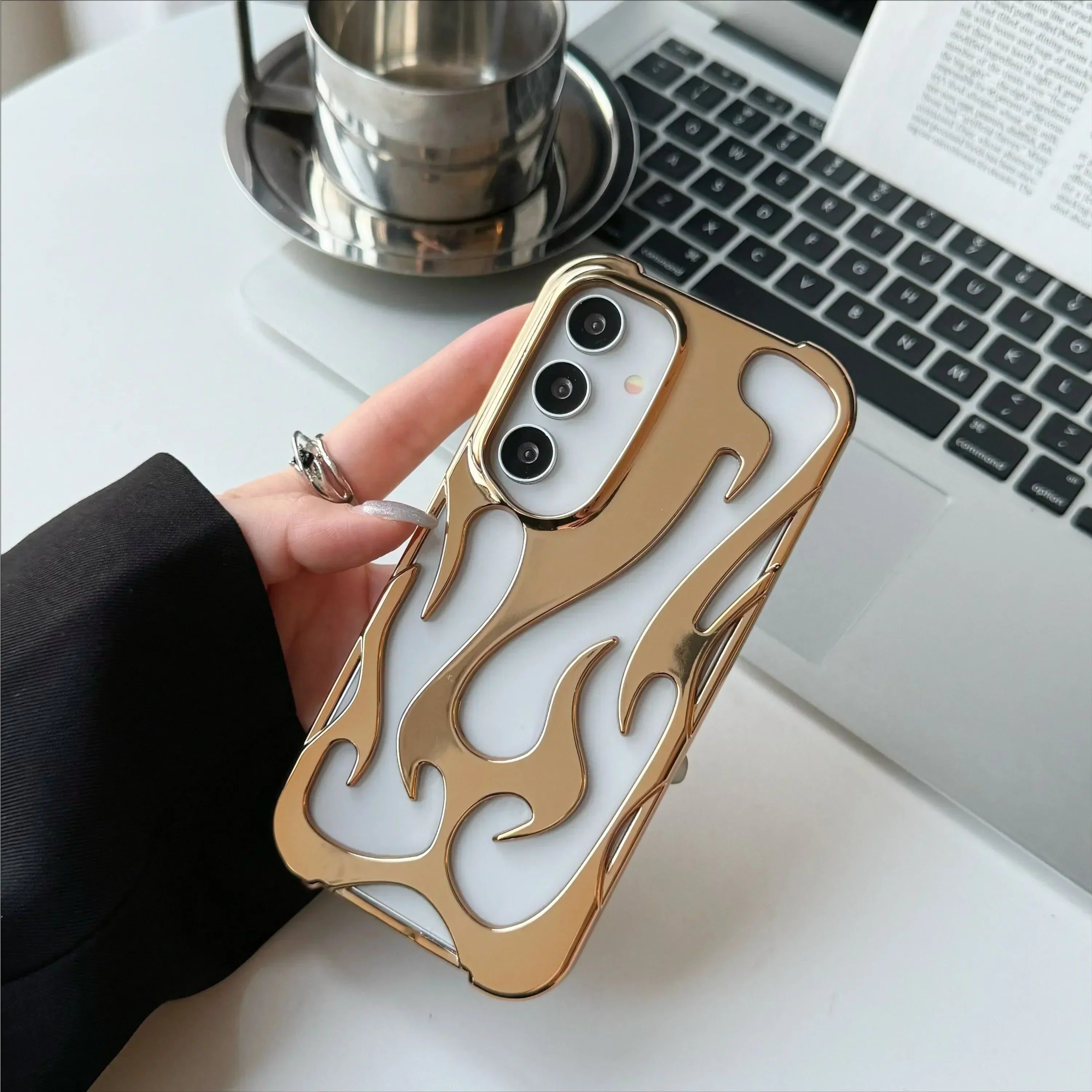 Samsung Galaxy A-serie mobildeksel, støtsikker med personlig 3D-flammemønster.