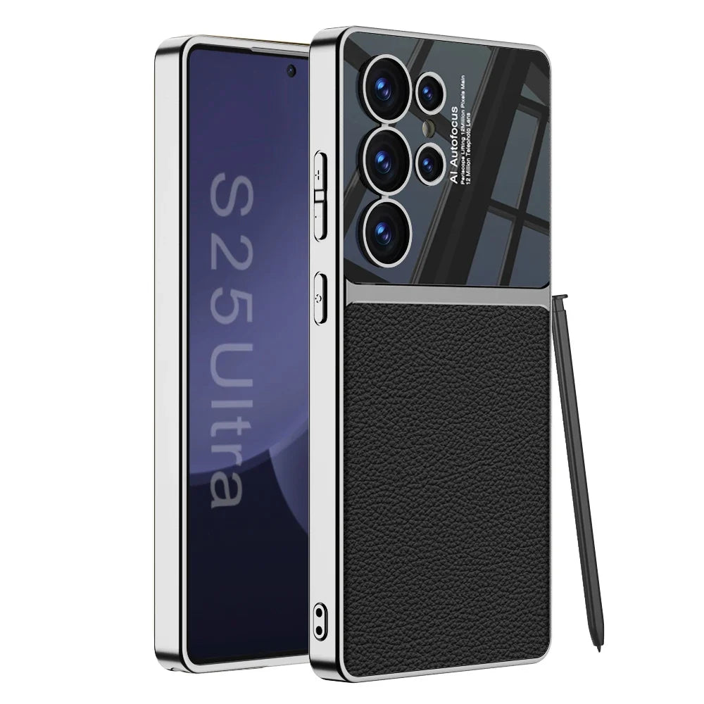 Hånd holder Samsung Galaxy S24/S25 Ultra med støtsikker mobildeksel, myk kant følelse.