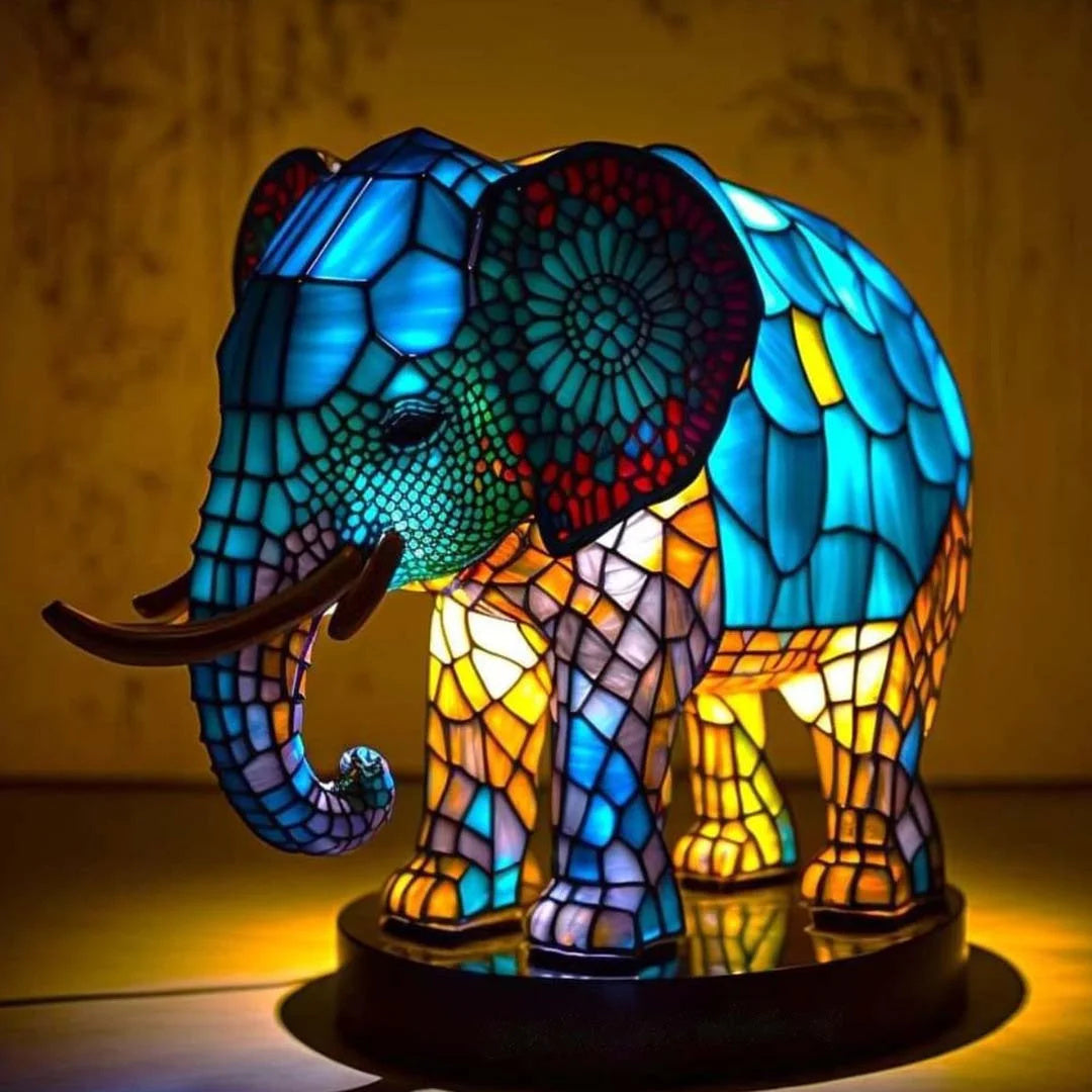 Stilig interiørlampe; en moderne skrivebordslampe med unikt dyredesign.