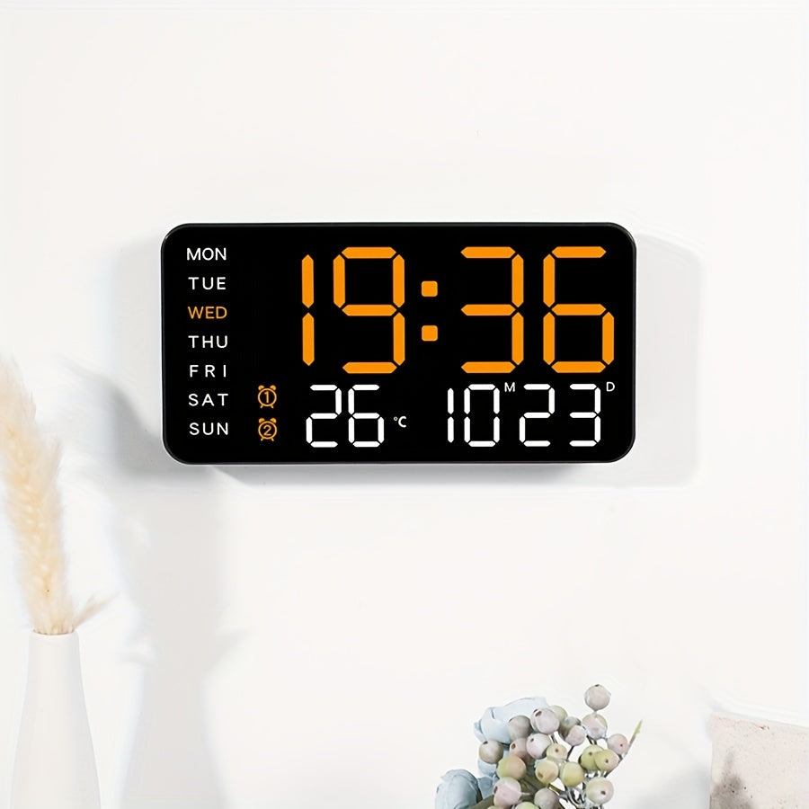 Stilig digital veggklokke med LED-skjerm, ideell for kontor eller stue. Inkluderer tid og temperatur.