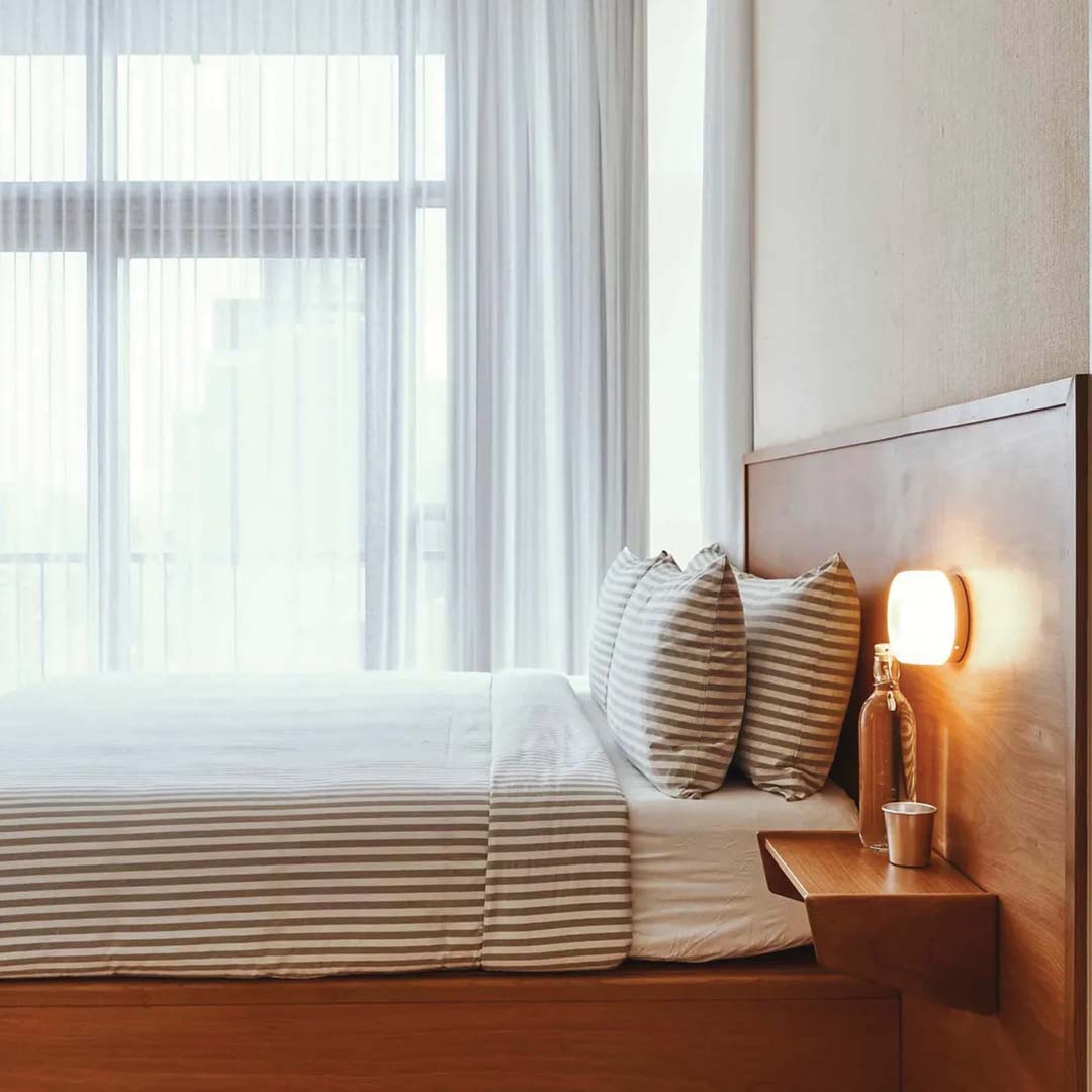 Unik DimpleGlow vegglampe med LED, moderne lampe perfekt for stue eller soverom.