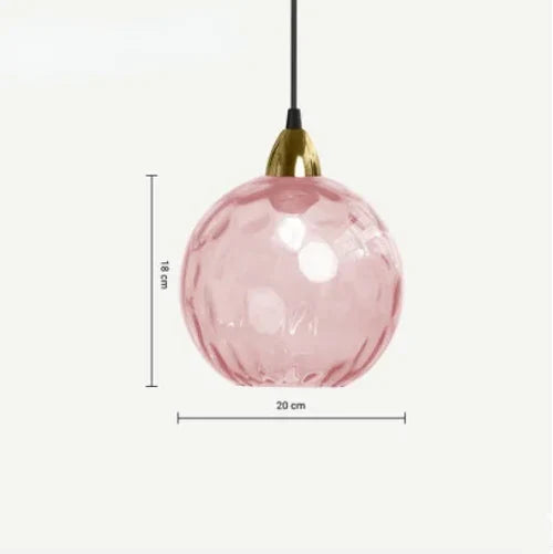 Dekorativ glasskule pendellampe, gir moderne og elegant belysning i hjemmets alle rom.