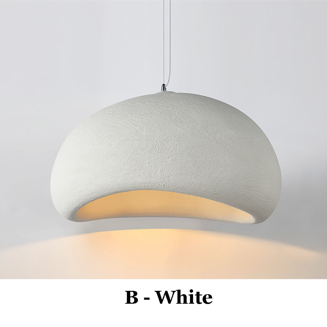 Pendellampe, hvit taklampe for spisestue. Moderne interiør belysning med stil.
