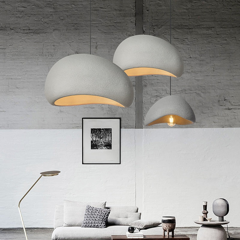 Elegant pendellampe i grå, perfekt taklampe for moderne stue. Interiør belysning.