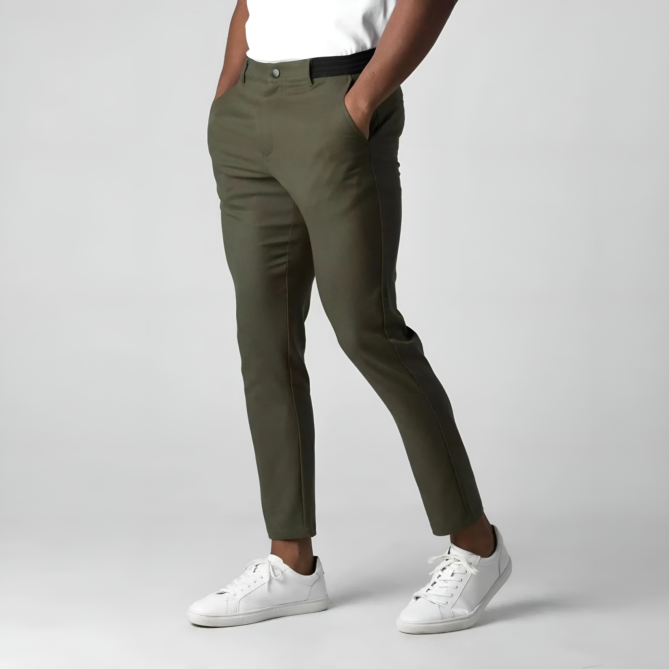 Slank passform herre chinos med stretch. Gir en moderne og velkledd silhuett med optimal komfort.