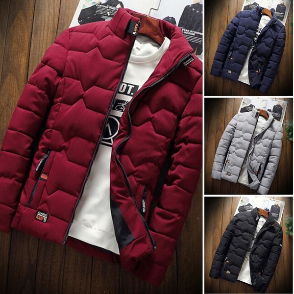 Herre stand krage jakke som kombinerer stil og varme. Ideell for høst/vinter bruk, slim fit design.