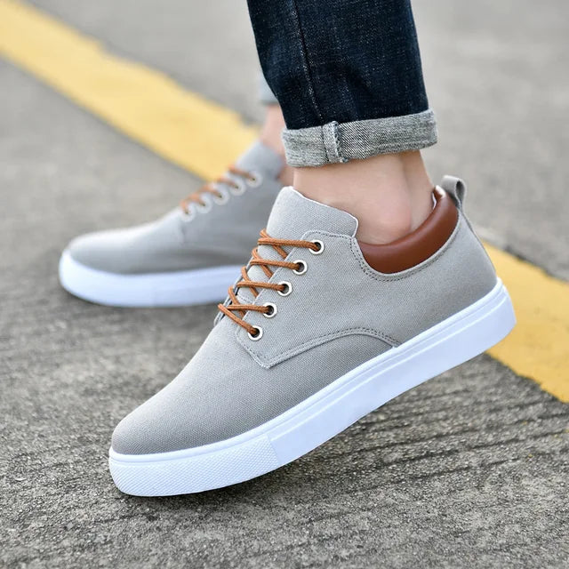 Komfortable herresneakers med dempende såle, gir langvarig komfort og støtte hele dagen.