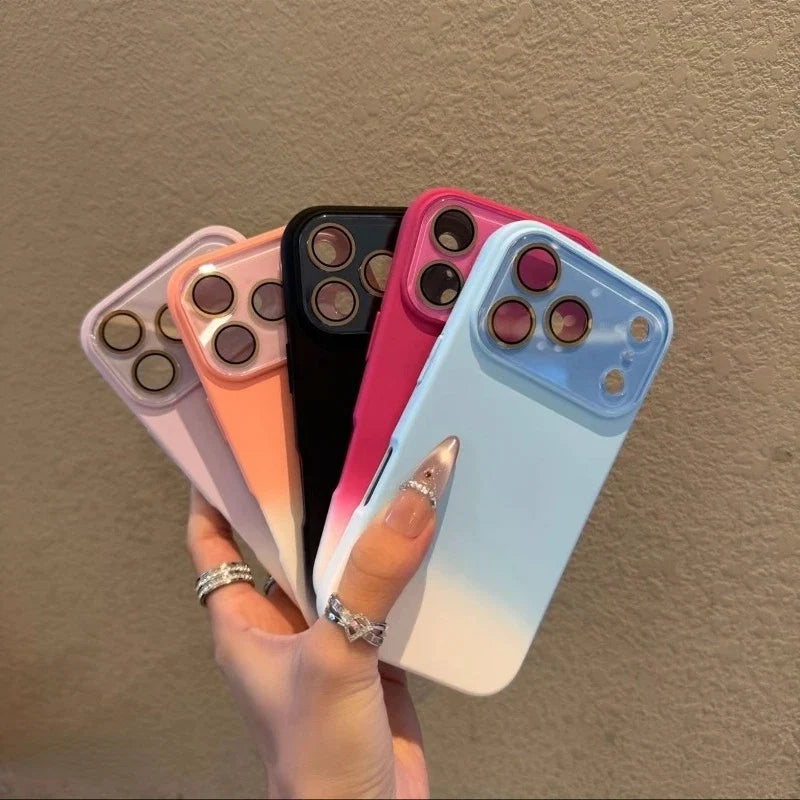 Elegant iPhone deksel med fargerikt gradient mønster. Robust og støtsikker beskyttelse for alle iPhone 17 modeller.