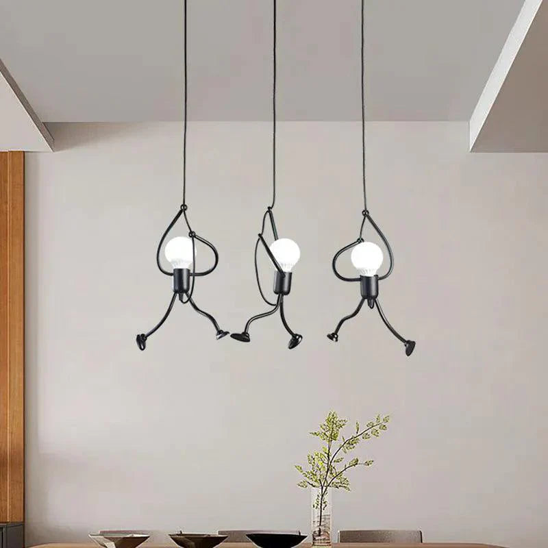 Kunstnerisk designlampe med justerbare armer. Perfekt for moderne interiør i stue og soverom. E27, LED-kompatibel.