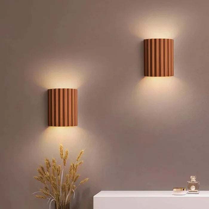 Stilfull vegglampe med kunstnerisk design, moderne belysning for interiørdekorasjon, energieffektiv.