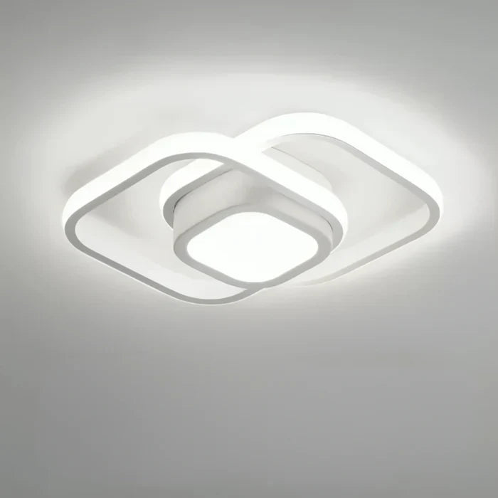 Slank, moderne taklampe med matt finish og energieffektiv LED-belysning.