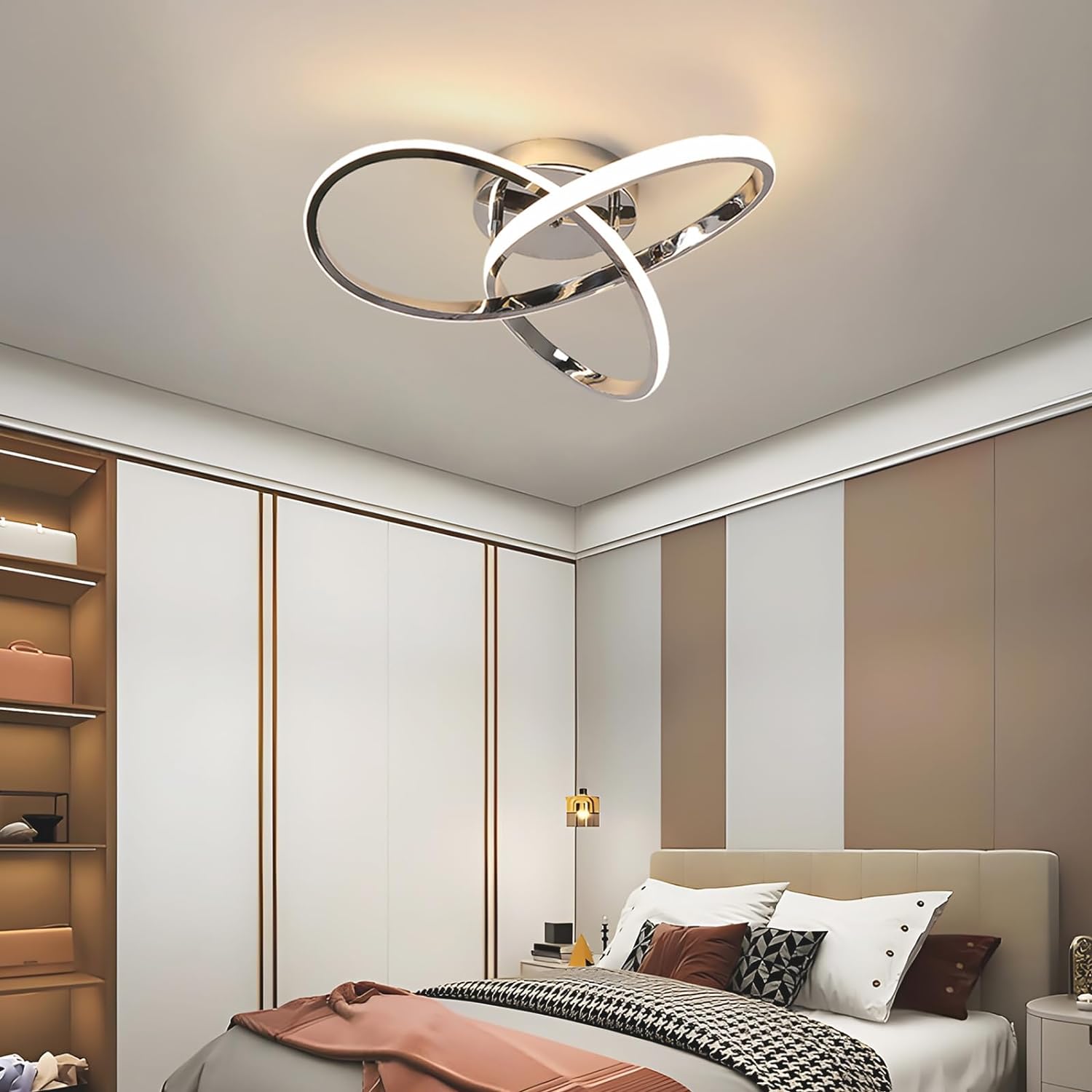 Allsidig LED-taklampe med elegant blomsterdesign for stue, soverom, kjøkken og gang.