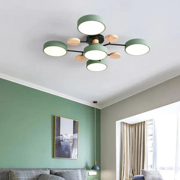 Effektiv LED-taklampe med justerbare armer. Gir moderne og dimbar belysning, ideell for ethvert rom.