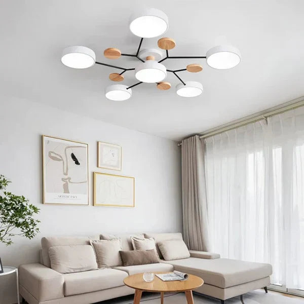 Stilfull taklampe: Moderne LED-lampe med justerbare armer. Optimal soveromsbelysning med dimbar funksjon.