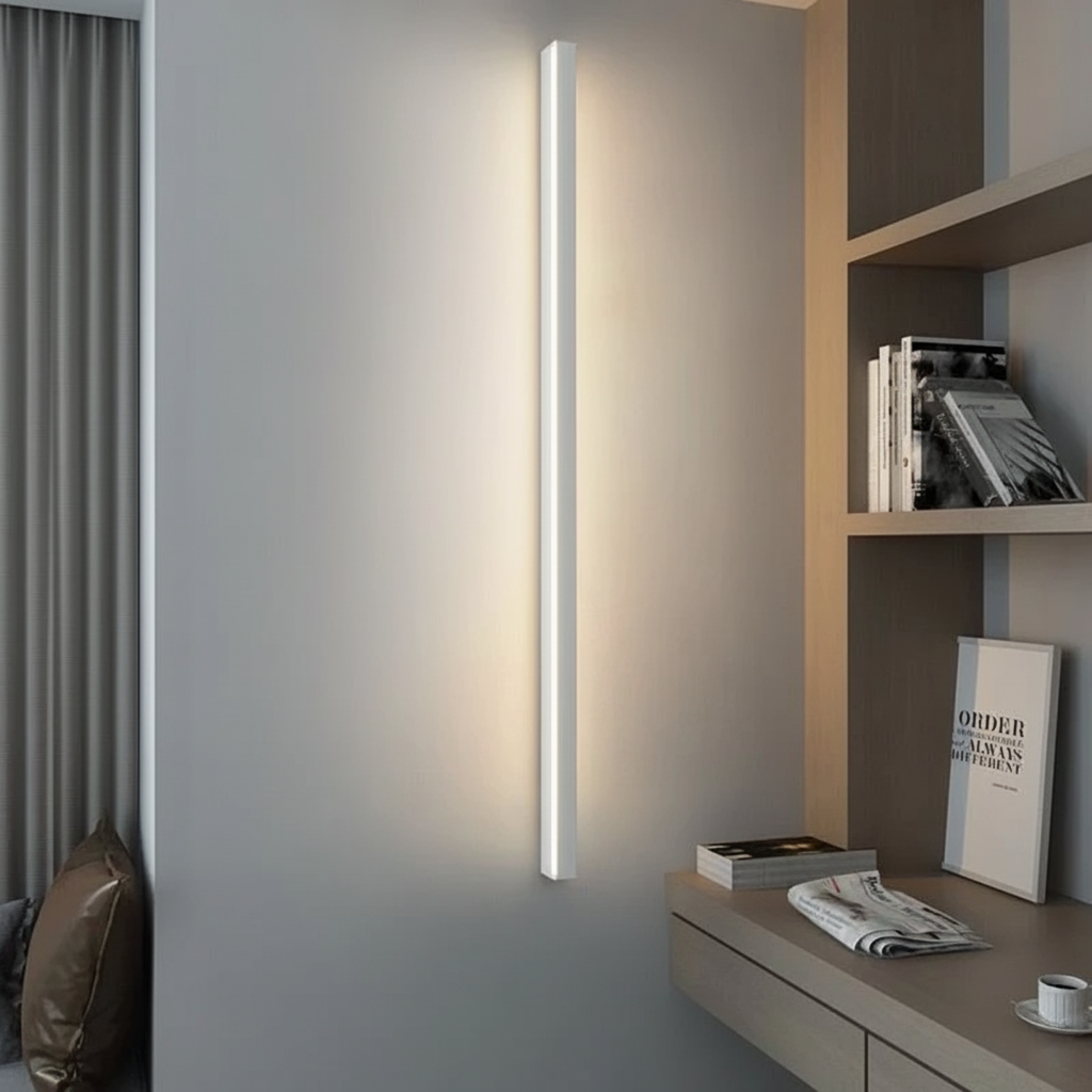 Moderne LED vegglampe for innendørs bruk. Minimalistisk design med fokus på funksjon og estetikk.