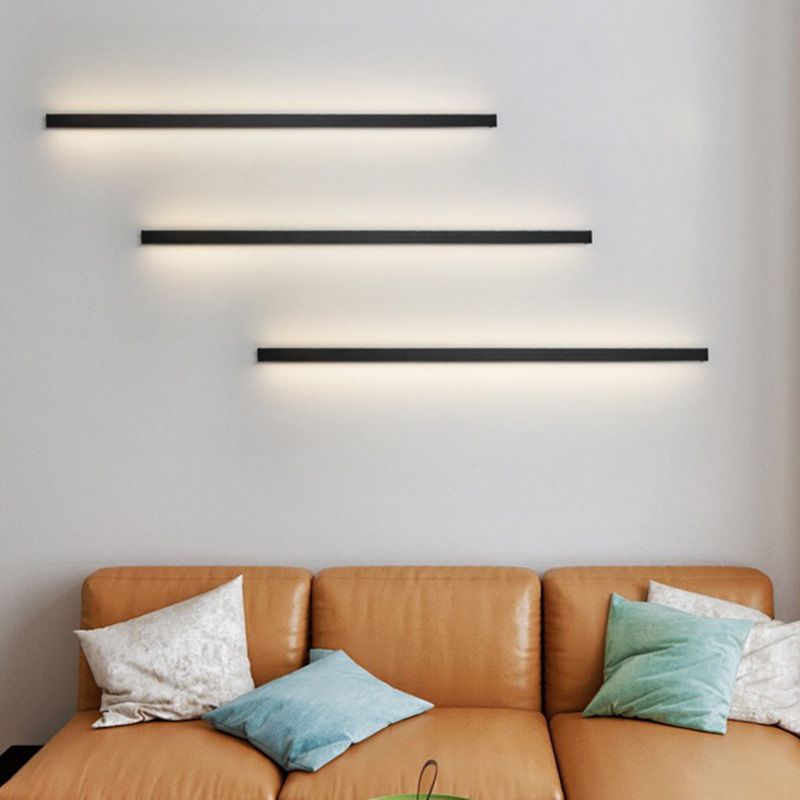 Moderne LED vegglampe i minimalistisk stil. Gir et behagelig lys og er en dekorativ detalj i hjemmet.