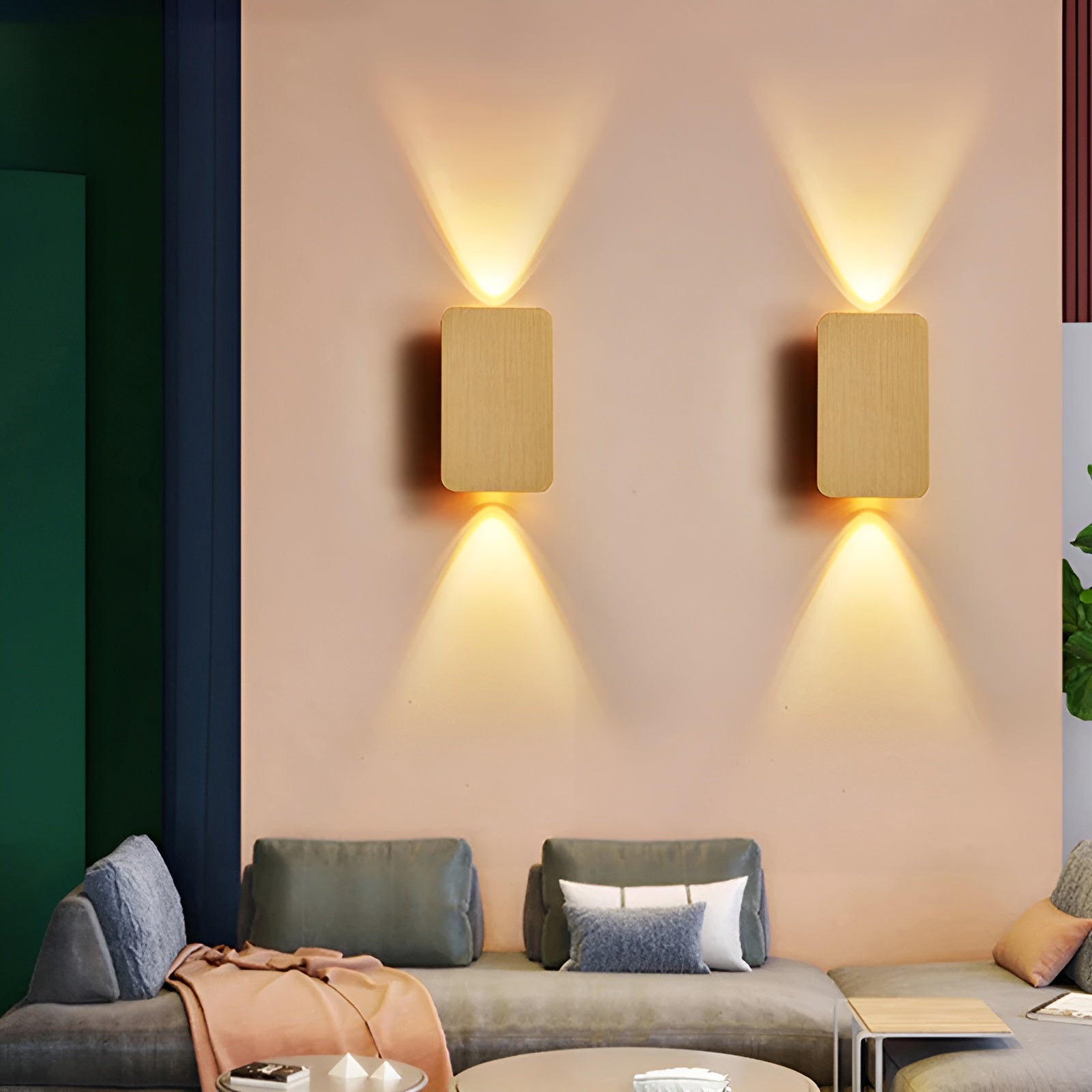 Moderne minimalistisk LED vegglampe, elegant aksent for enhver vegg og stilren hjemmeinnredning.