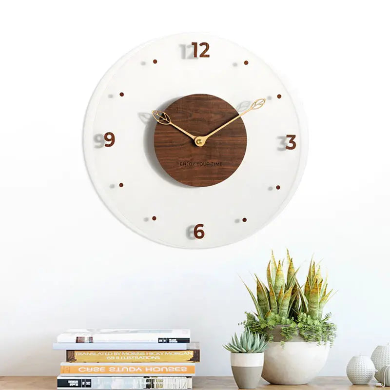 Elegant minimalistisk veggklokke 30 cm for stue. Stillegående moderne design som hjemmedekor.