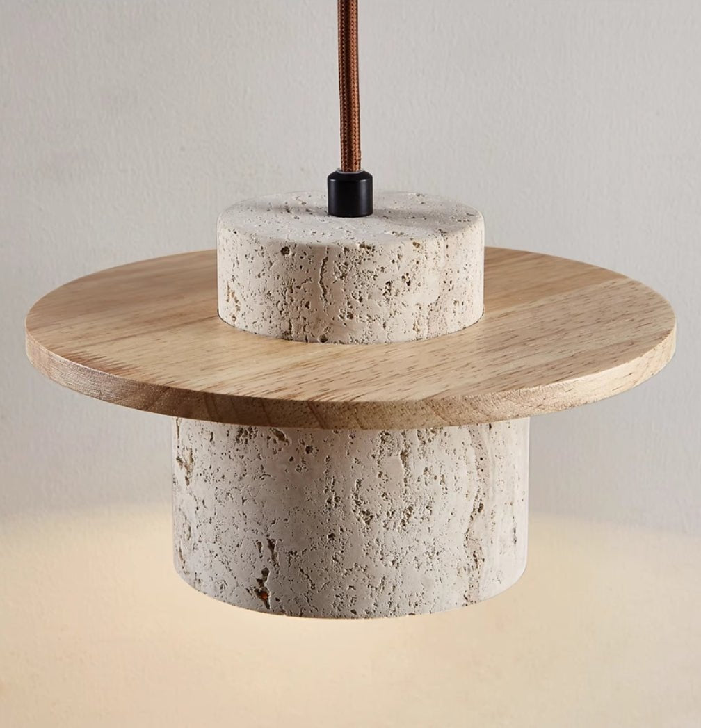 Elegant organisk hengelampe for moderne hjem. Hvit designlampe som gir varm og innbydende belysning til rommet.