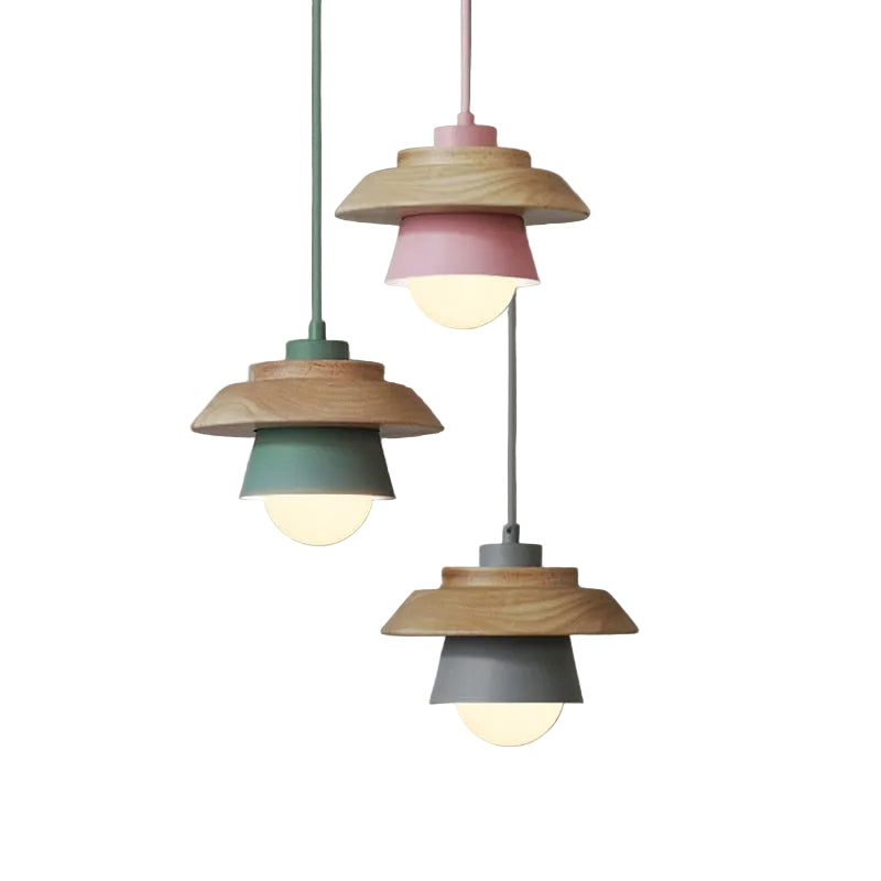 Moderne pendellampe for stue, kjøkken. Stilfull nordisk taklampe med elegant design og belysning.
