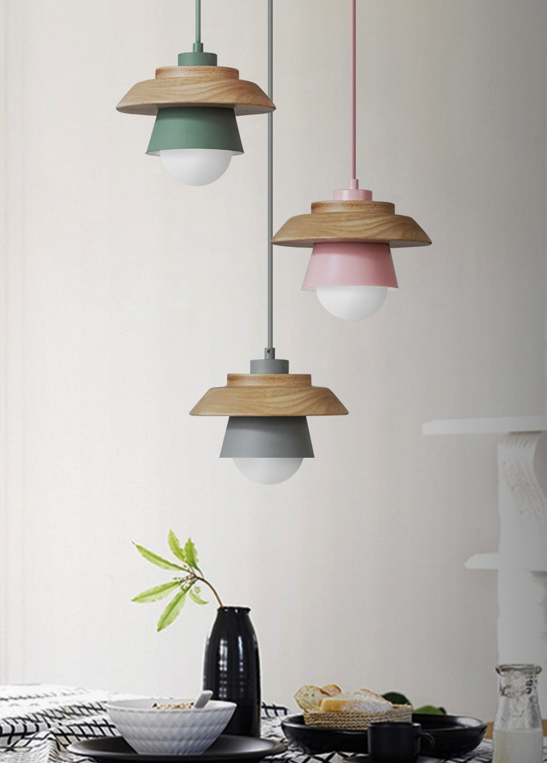 Stilfull pendellampe i moderne design. Optimal belysning og dekor for nordisk interiør i hjemmet.