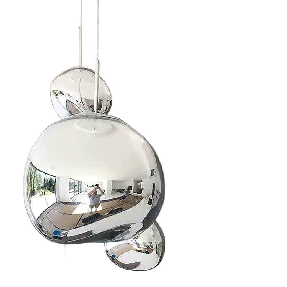 Moderne pendellampe med minimalistisk design for stilrent interiør og god belysning.