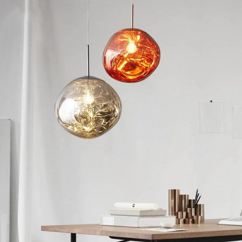 Flott pendellampe i nordisk og moderne design, egnet for stue, soverom og kontor.