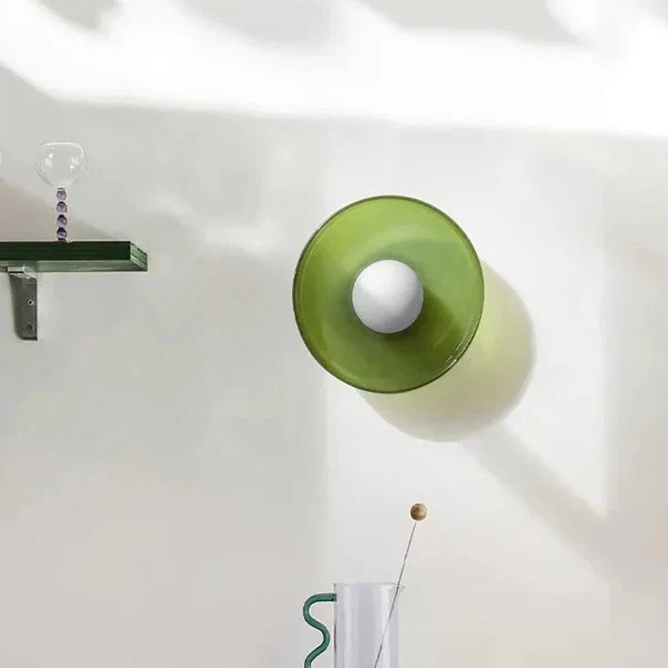 Rund LED-lampe med moderne minimalistisk design, energieffektiv takbelysning som forbedrer rommet.