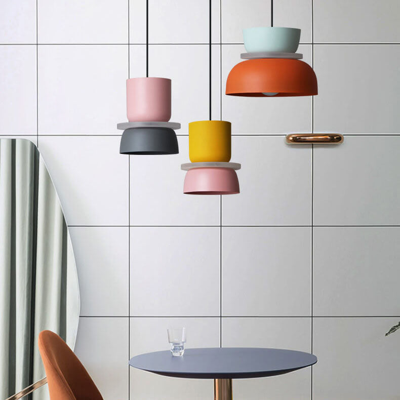 Moderne taklampe, fargerik og livlig, en perfekt skandinavisk dekor.