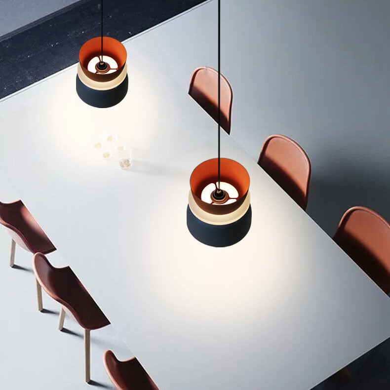 Pendellampe til stue, inspirert av nordisk design, for et moderne interiør.