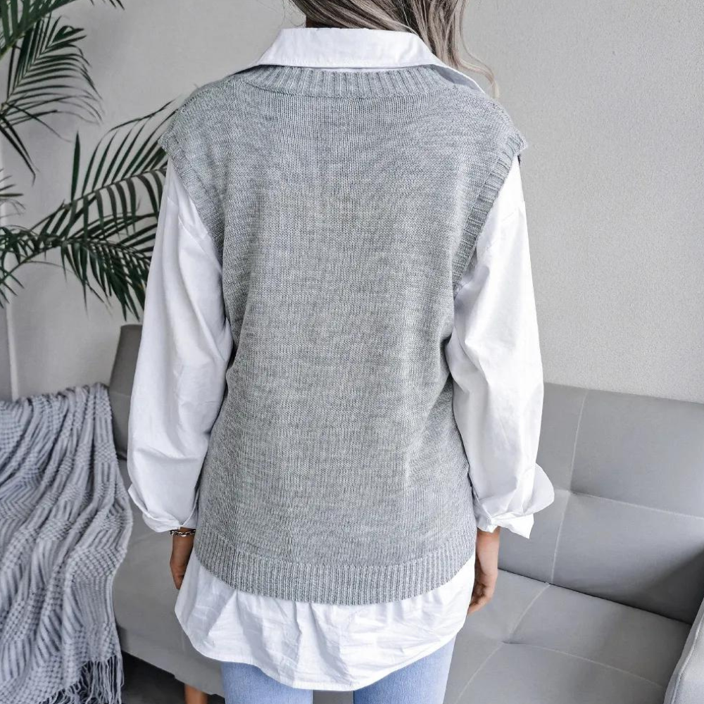 Elegant strikkvest til dame, egnet for kontorstil eller smarte fritidsklær. En flott vest for høst og vår.
