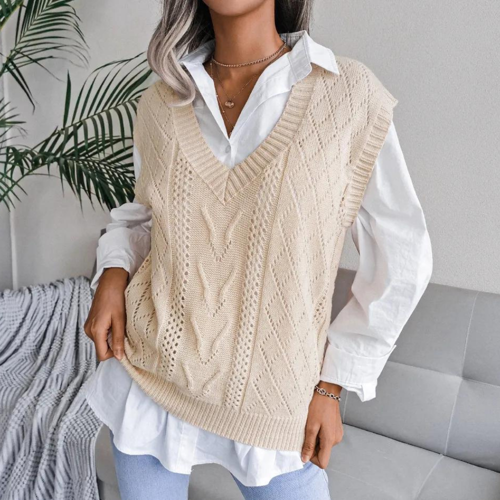 Trendy kvinnevest i strikk for lag-på-lag. Skap en moderne og elegant look med denne damevesten.