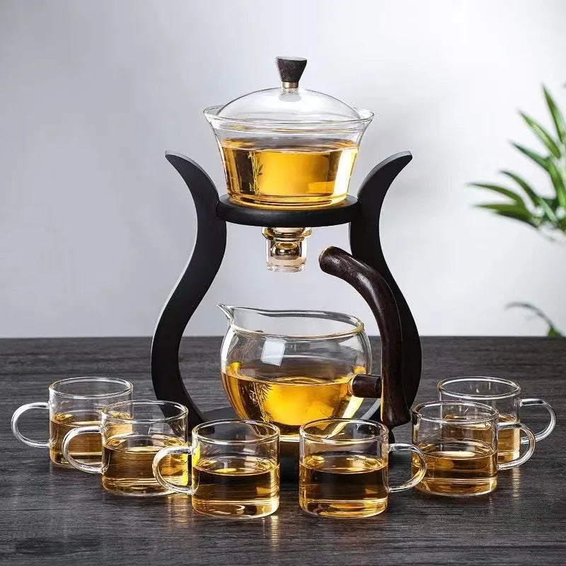 Elegant design tekanne-sett med innebygd infuser, ideelt for ethvert moderne kjøkkenutstyr.